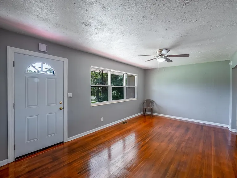 3351 Cesery Blvd — Photo 15