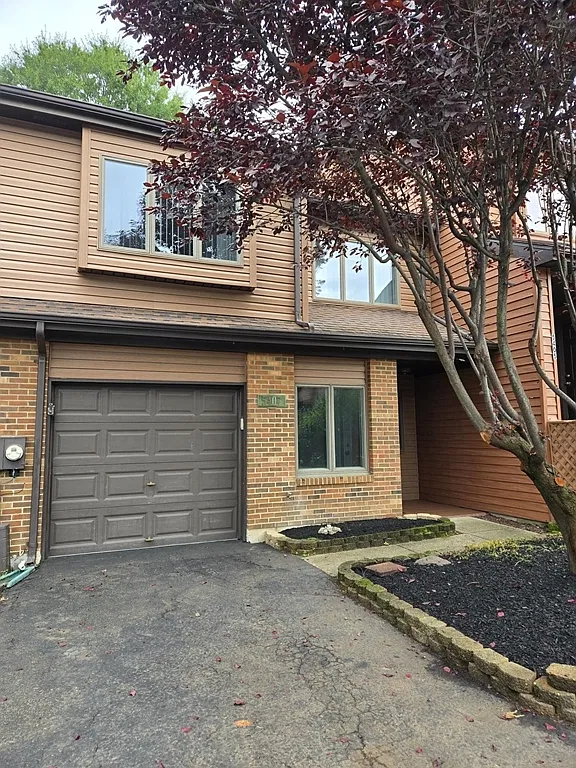 2 bed, 1.5 bath, 2575 sqft, $2,150 — Photo 1