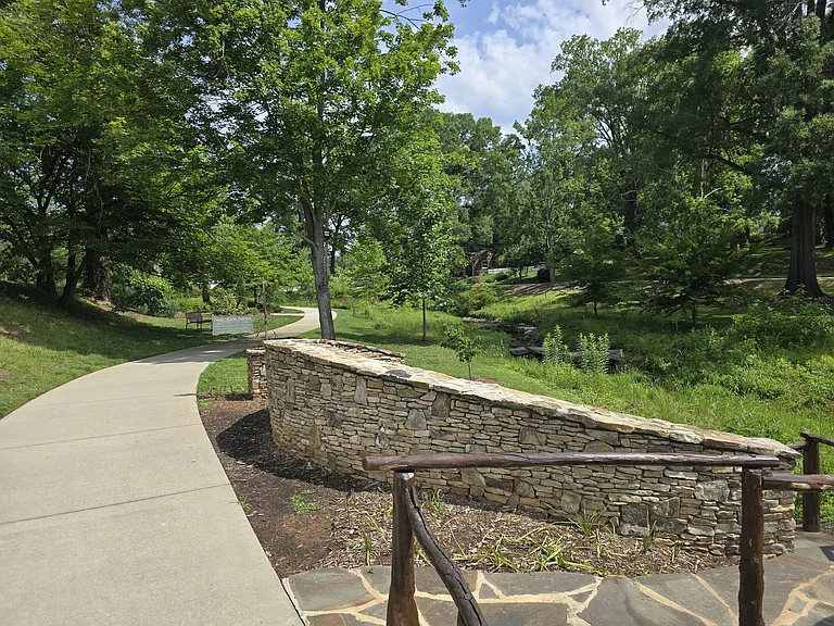 131 Carolina Ave — Photo 14