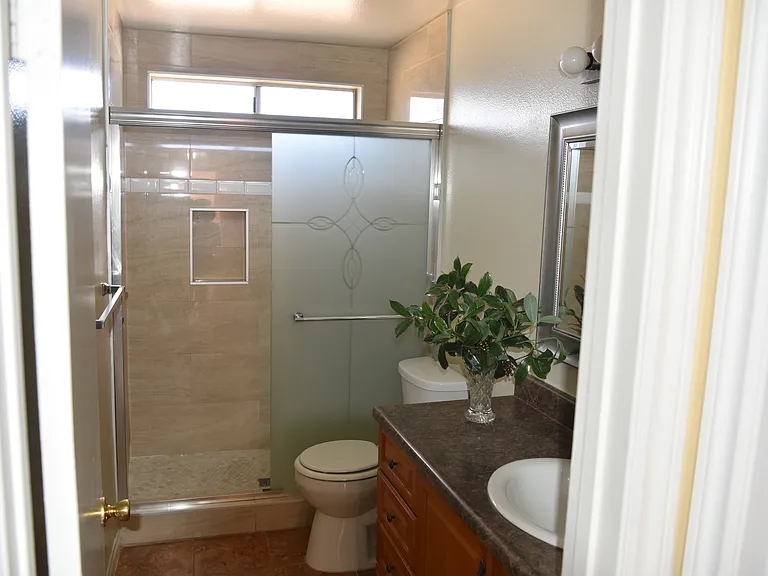 212 W Garfield Ave — Photo 9