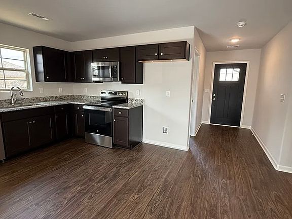 3rd image of 132 Stratman Dr