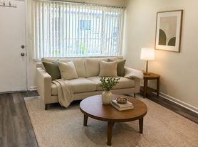 6859 Coldwater Canyon Ave, North Hollywood, CA