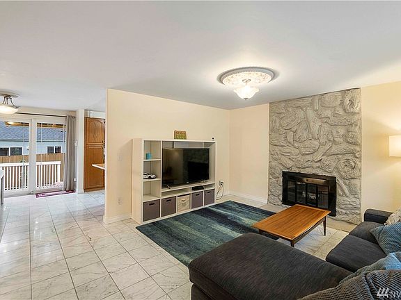 Open layout main living area.