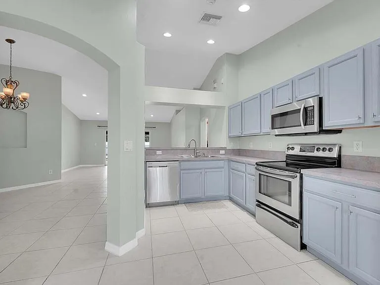 5335 NW Conley Dr — Photo 15