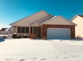 1384 Crooked Creek Dr, Beecher, IL 60401