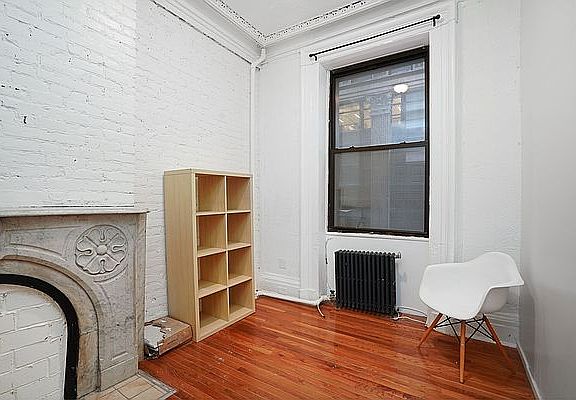 4th image of 47 E 30th St Floor 2