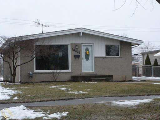 2nd image of 16421 Kennedy St