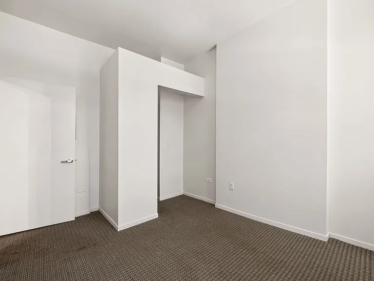 30 East Roosevelt — Photo 18