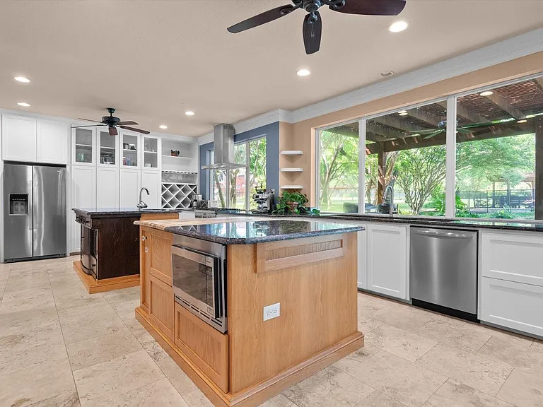 3933 Bordeaux Cir — Photo 4