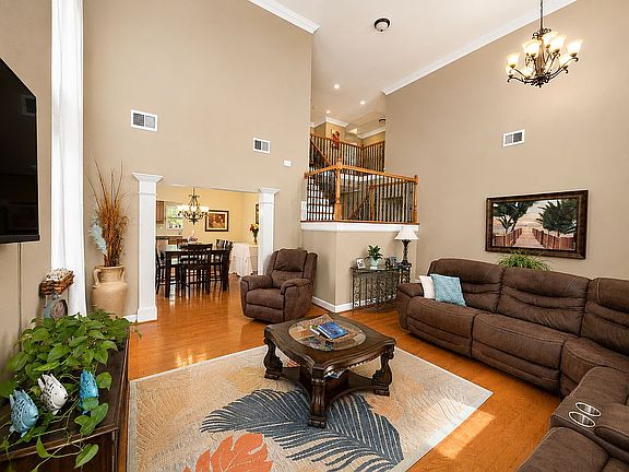 3rd image of 4617 Dry Creek Ct