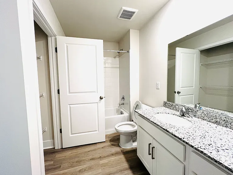 2nd floor common bath room