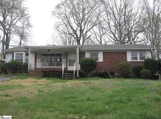 202 Holburn Ln, Taylors, SC 29687