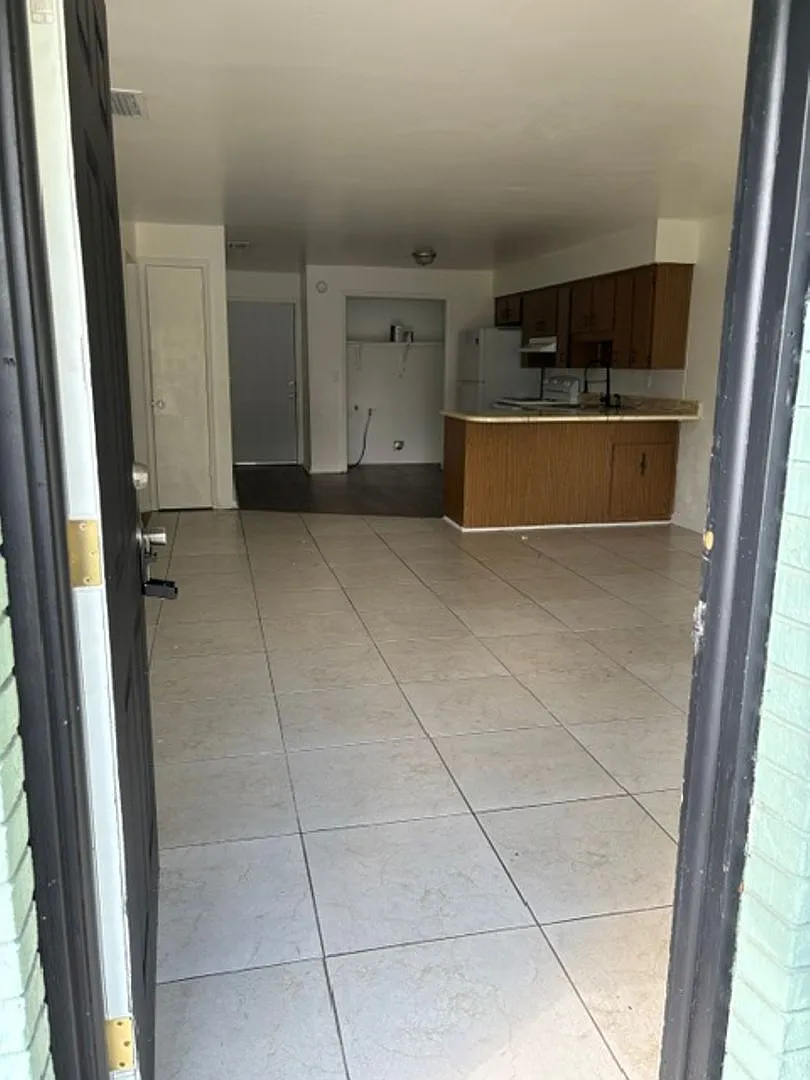Move-In Ready 2-Bedroom Rental In Bartow - Convenient Location — Photo 3