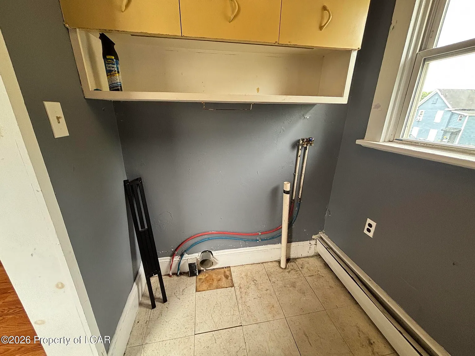 3 bed, 1.0 bath, 2682 sqft, $1,500 — Photo 3