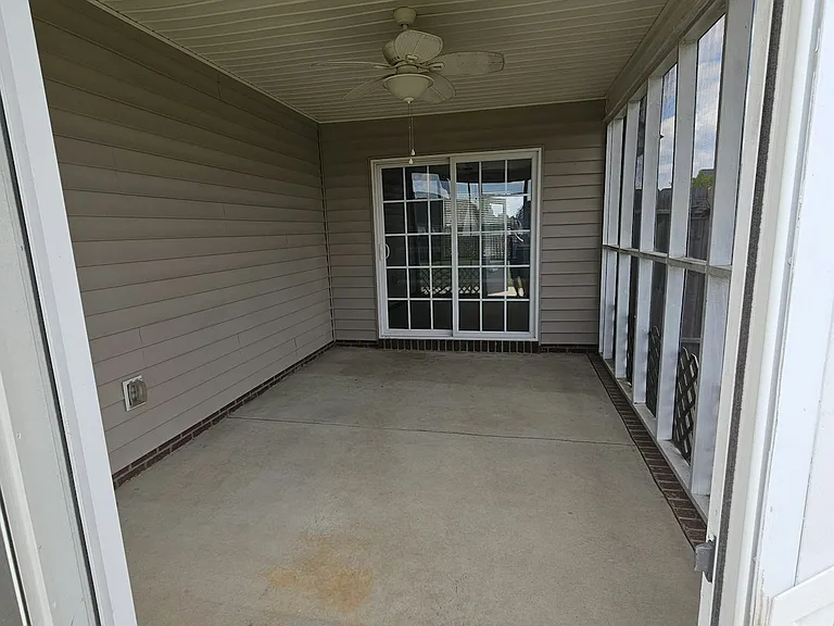 389 Ivywood Ln — Photo 13