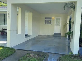 Poinciana Pk Amen Pl Blks, Dania, FL 33004