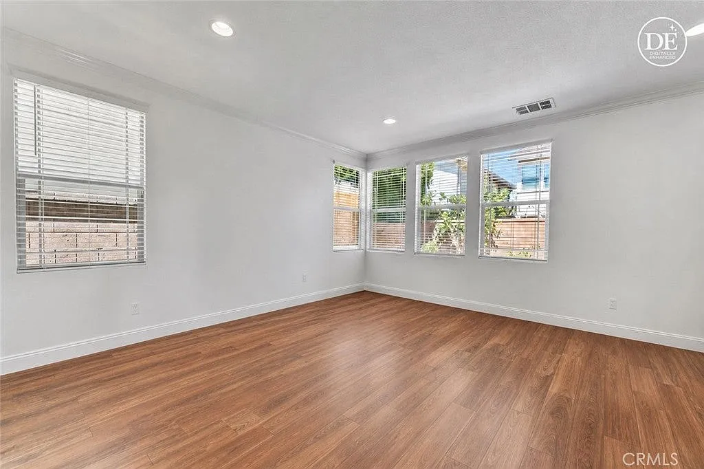4 bed, 2457 sqft, $6,500 — Photo 3