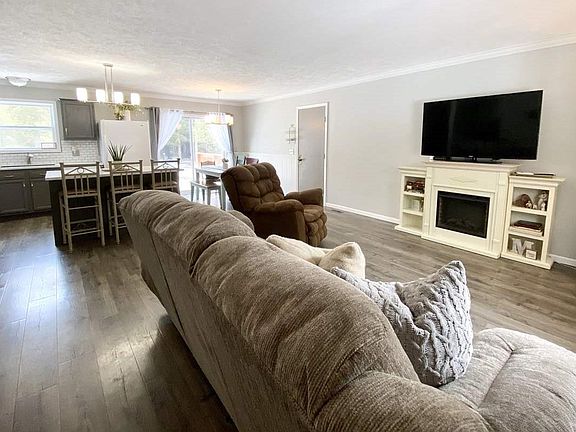 5th image of 855 Francis Dr