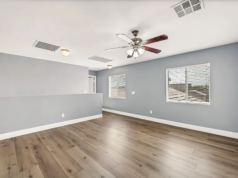 2422 E Olivine Rd — Photo 32