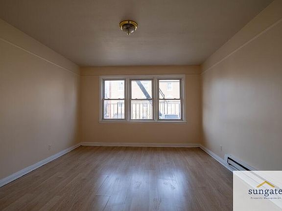 3rd image of 1801 E Lombard St #1803-2