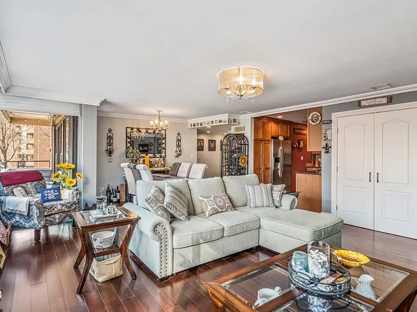7-15 162nd St APT 4B, Whitestone, NY 11357