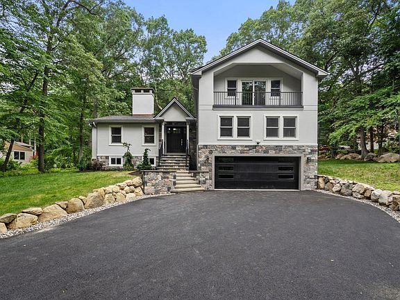 2nd image of 184 Bedford Rd