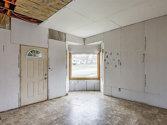 3rd image of 129 Jackson Street