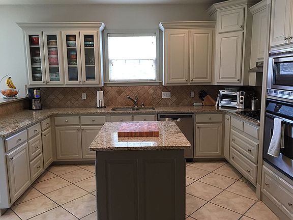 2nd image of 2412 N Water Oak Dr