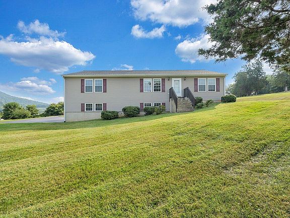 2nd image of 28 Windy Hill Circle Dr