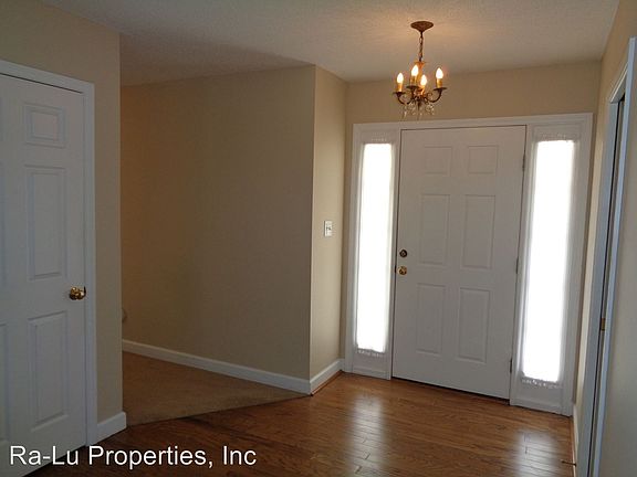 4th image of 701 Oakwood Forest Ln