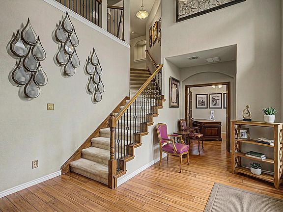 4th image of 422 Old Orchard Dr