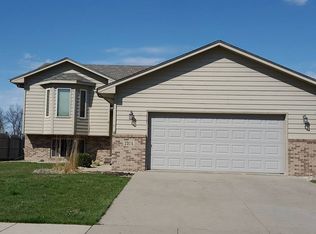 7704 W 67th St, Sioux Falls, SD 57106