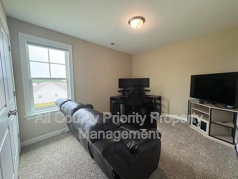 224 Williamson Place Dr — Photo 13
