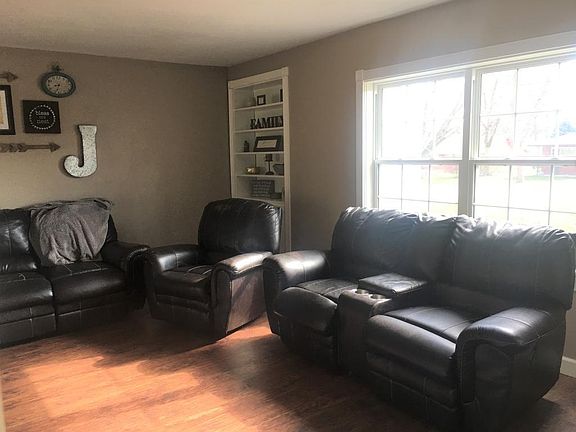 4th image of 403 S Cedar Ave