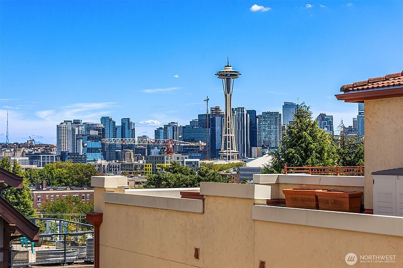 2nd image of 371 W Olympic Place