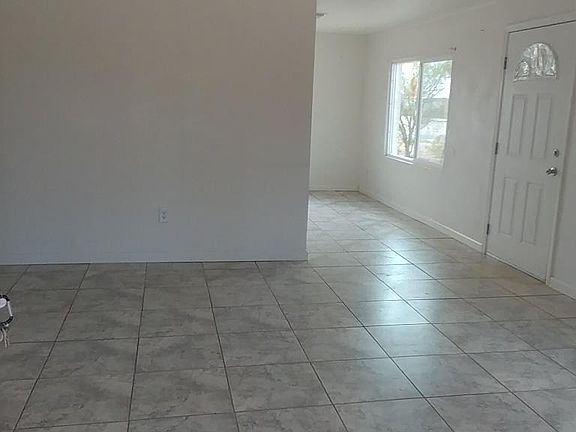4th image of 221 W Gatlin St