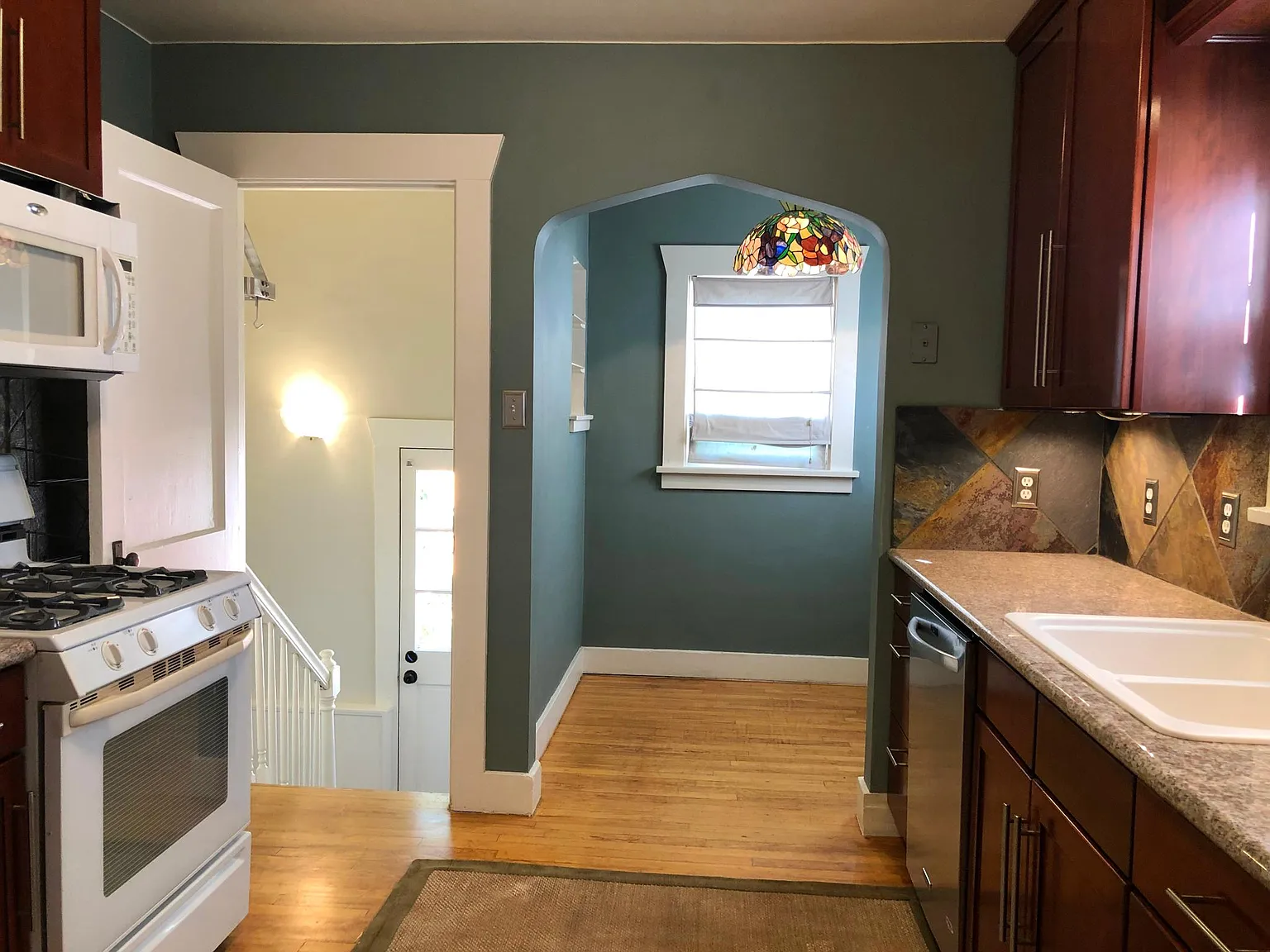 3 bed, 1500 sqft, $3,350 — Photo 3