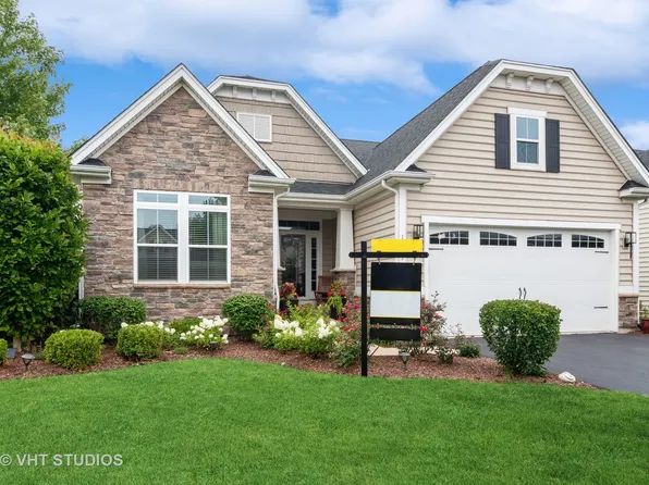 1639 Colchester Ln, Aurora, IL 60505