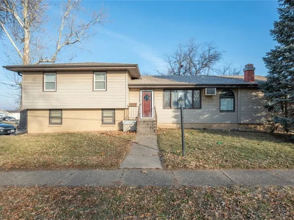 1520 Horse N Buggy Dr, Adel, IA 50003
