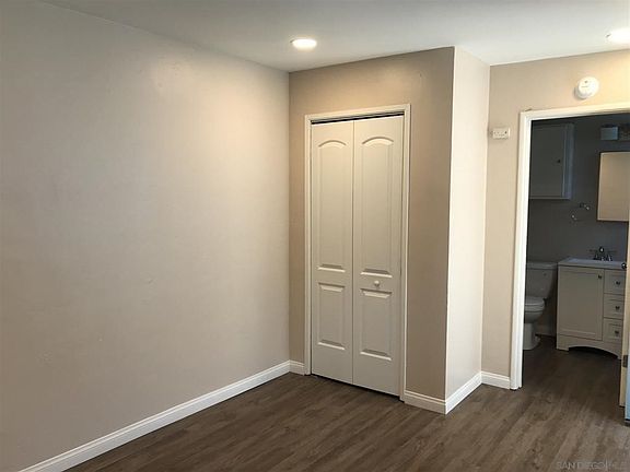 4th image of 5024 1/4 W Point Loma Blvd