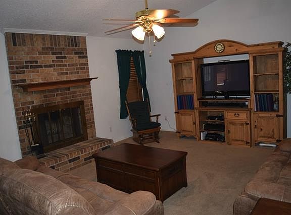 2nd image of 620 Canyon Dr
