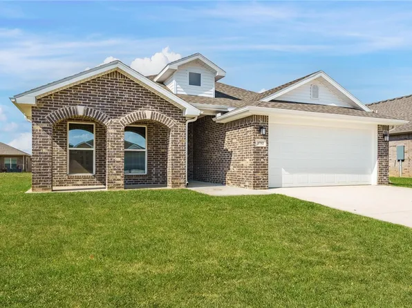 1712 Ferguson St, Pea Ridge, AR 72751