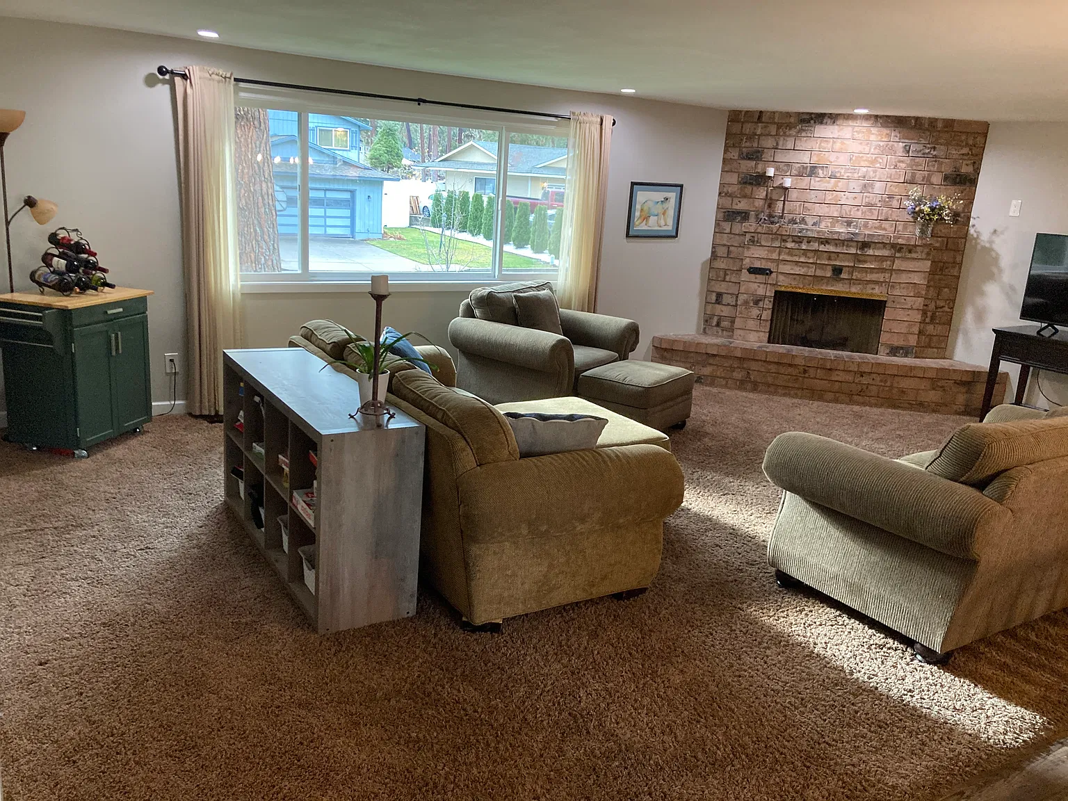 5 bed, 2844 sqft, $2,700 — Photo 2