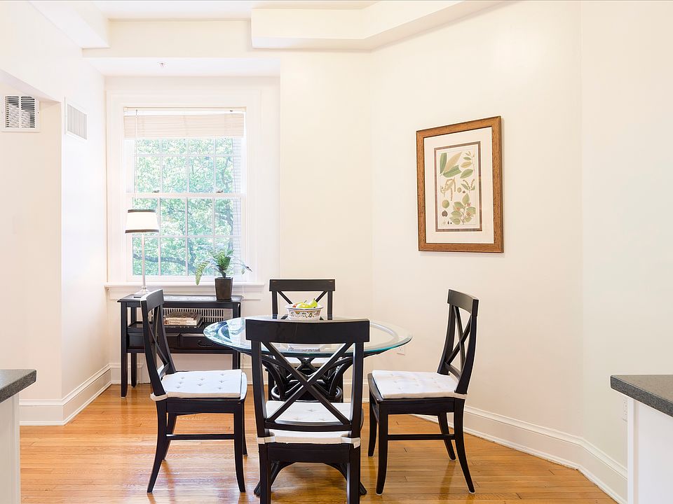 Historic Wing Eat In Kitchen Space