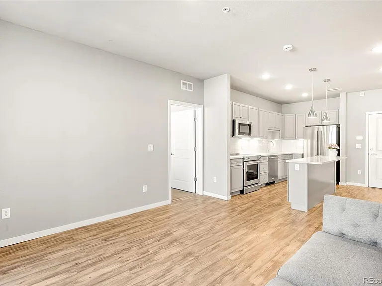 155 S Monaco Street Pkwy #105 — Photo 7