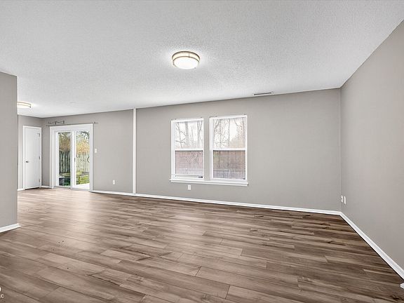 5th image of 3142 Earlswood Ln