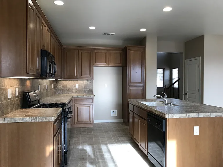 1235 Bluegrass Ct — Photo 12