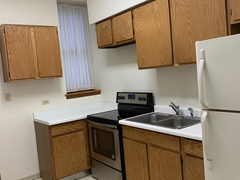 928 W Leland Ave #2 — Photo 18