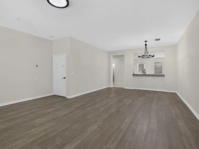 425 Greenwich Cir #204 — Photo 10
