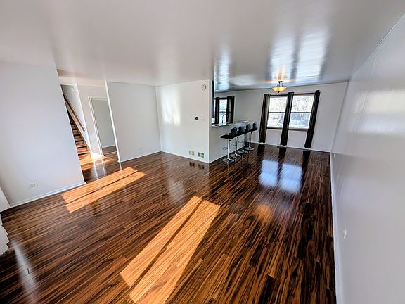 3rd image of 1100 186th St